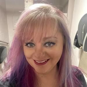 Meet your Posher, Angi